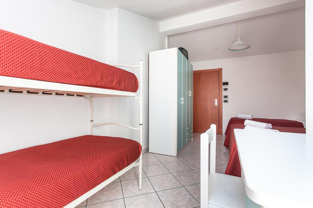 Hotel Giove Dipendenza Hotel Fiamma Cesenatico Habitación foto