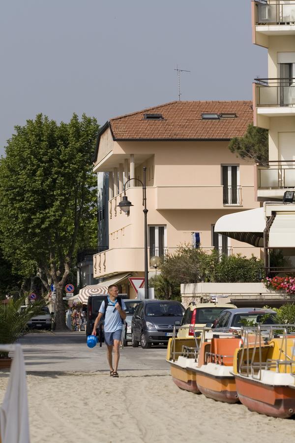 Hotel Giove Dipendenza Hotel Fiamma Cesenatico Exterior foto
